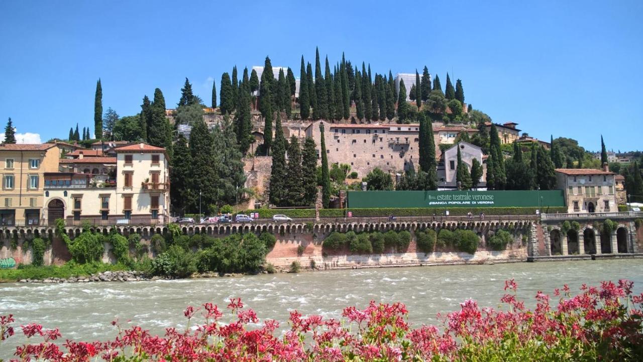 Lovely Casa Paola Villlafranca Centro Zimmer Rooms Villafranca di Verona Ngoại thất bức ảnh