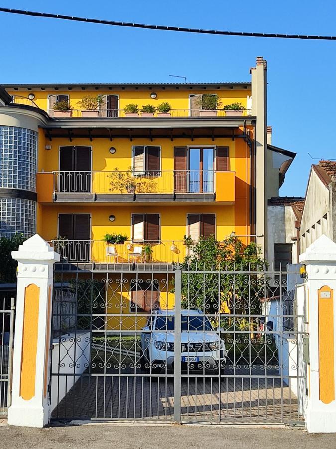 Lovely Casa Paola Villlafranca Centro Zimmer Rooms Villafranca di Verona Ngoại thất bức ảnh